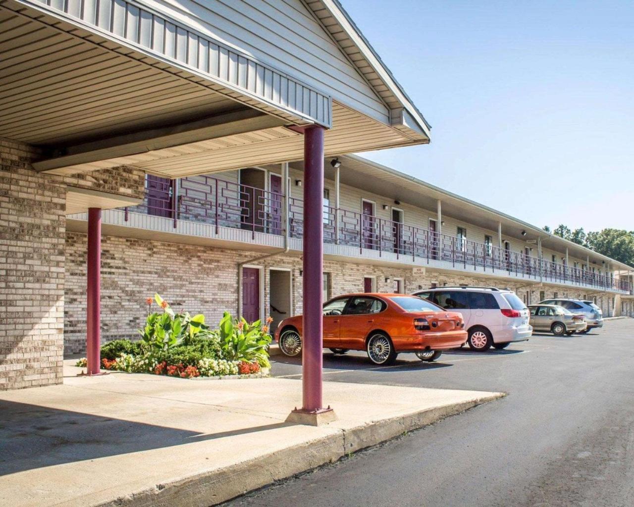 Econo Lodge Elkhart Eksteriør bilde